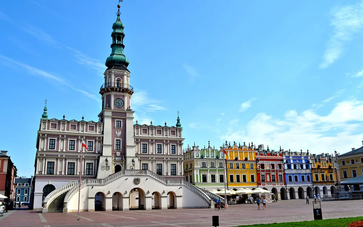 Iłża: zamek, rynek i organizacja postoju