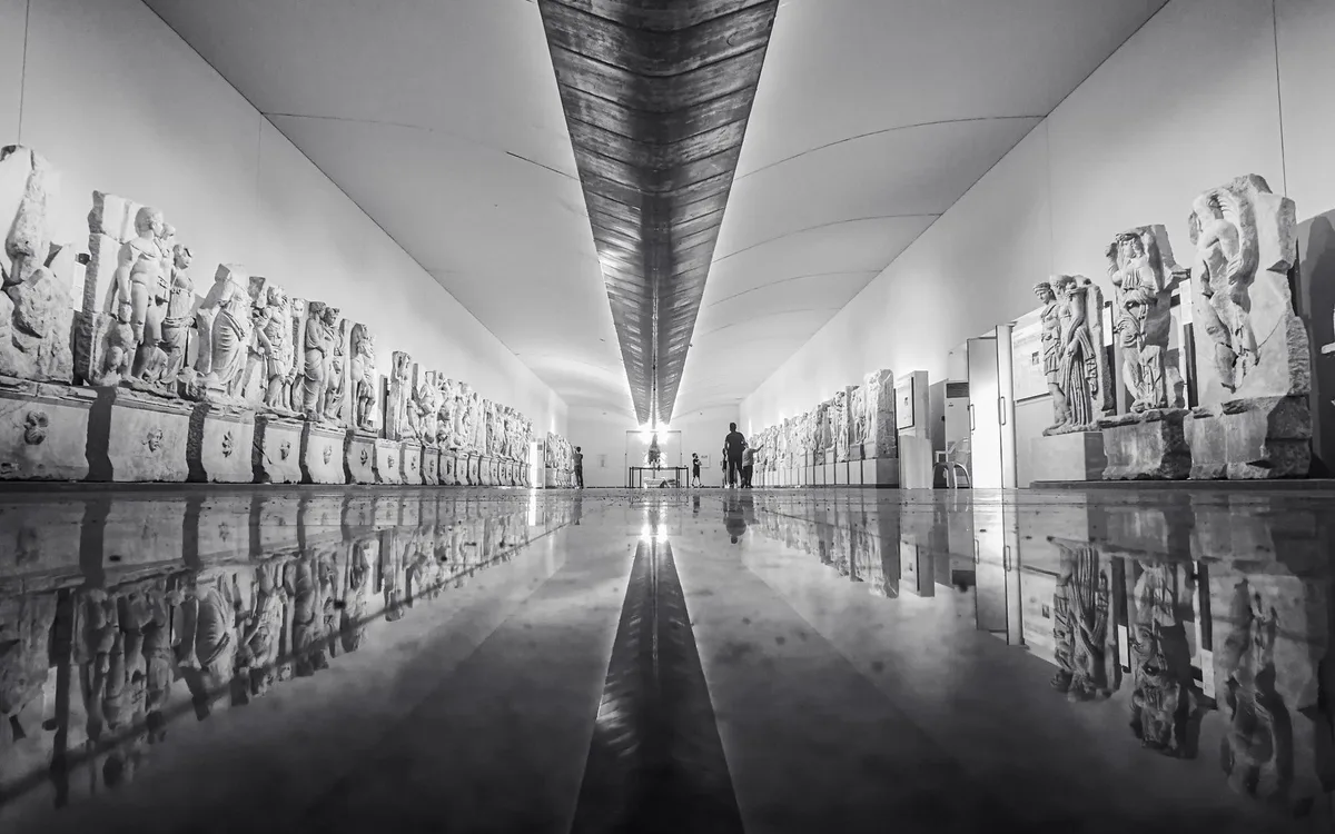 Jak porównać spacer, muzeum i krytą atrakcję?